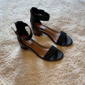 Steve Madden low heel black sandals, size 8.5, worn twice, excellent condition